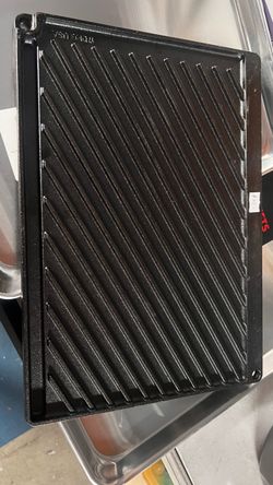 Lodge Pre-Seasoned Cast Iron Reversible Grill and Griddle
