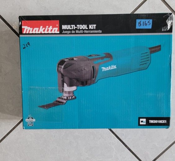 Makita Multi Tool Kit TM3010CX1