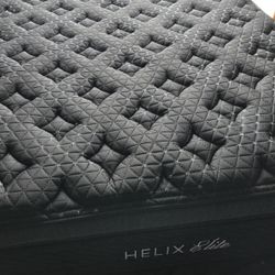 HELIX PLUS ELITE QUEEN MATTRESS 