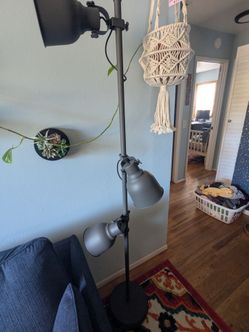 Floor lamp