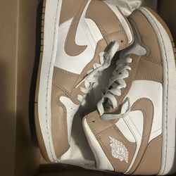 Jordan 1 mid