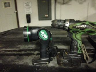 18 volts hitachi drill and battery