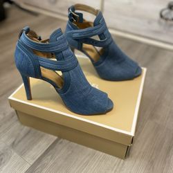 Light Blue Michael Kors Heels – Gently Worn, Original Box Included, size 9