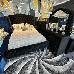 New 🐍$10 Down Payment Finance ✳️Alzire Black 4 Piece Queen Velvet Bedroom Set✳️Queen Bed/ Dresser/Mirror/Nightstand 