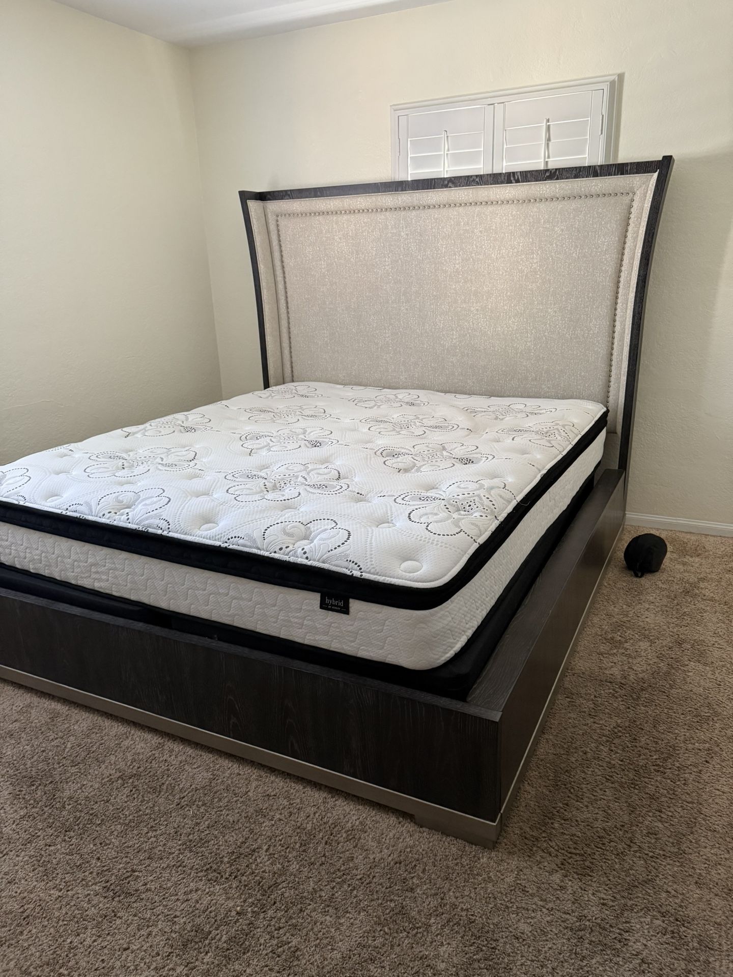 Pulaski Cal King Bedroom Set 