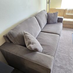 Couch/Sofa


