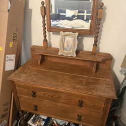 Solid wood dresser with Mirror early–mid 20th century•	Most likely 1920s–1940s,