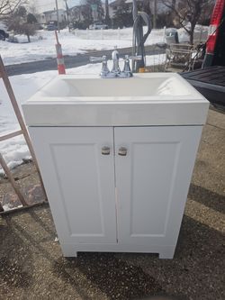 Price is firm.. 24x19 bathroom vanity sink