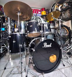 Pearl Complete Drum Set 🥁  !! $400 or best offer !!