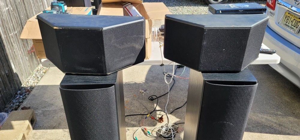 KLIPSCH  RS 3 Surround Speakers(pair)