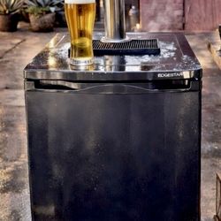 EdgeStar KC2000 Full-Size Kegerator – Includes CO₂ Tank & Regulator – Great Condition! 🍺 $360 Firm