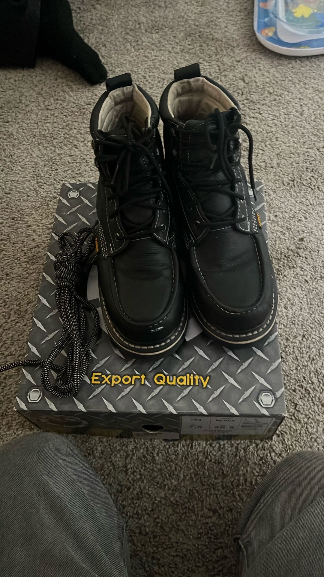 Shoes/ Boots