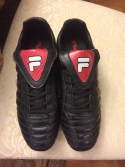 FILA Soccer cleats Y 7 1/2"