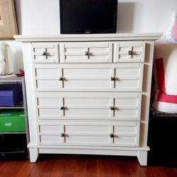 Beautiful, Mission Style, Four Drawer Chest, White Finish Constructed from Hardwood Solids.
Dimensions: L36 X H36  