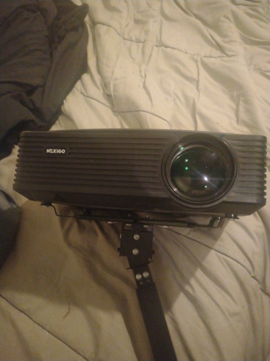 Nexigo Projector 