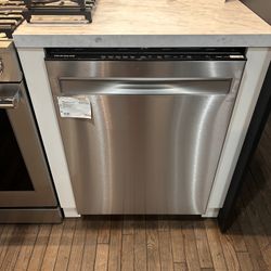 Frigidaire Dishwasher 
