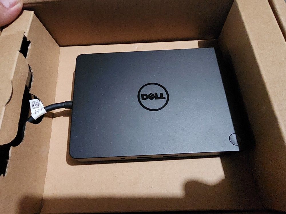 DELL DOCK WD15 WITH 180W ADAPTER
