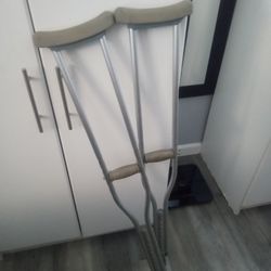 CRUTCHES 