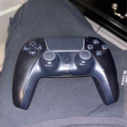 Black PS5 Controller 