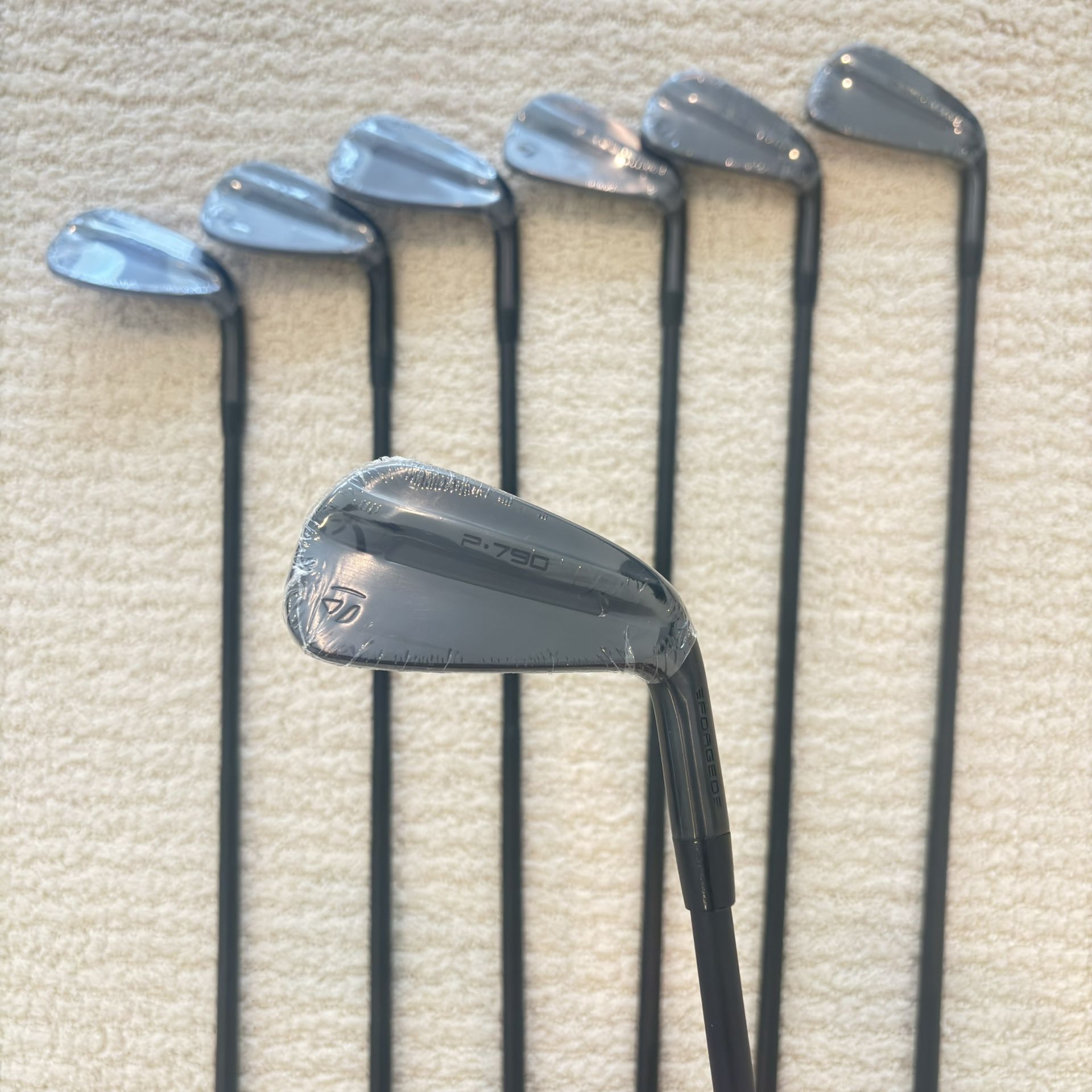 TaylorMade 2025 P790 RH 4-PW Stiff Iron Set Dynamic Gold S300 Shafts