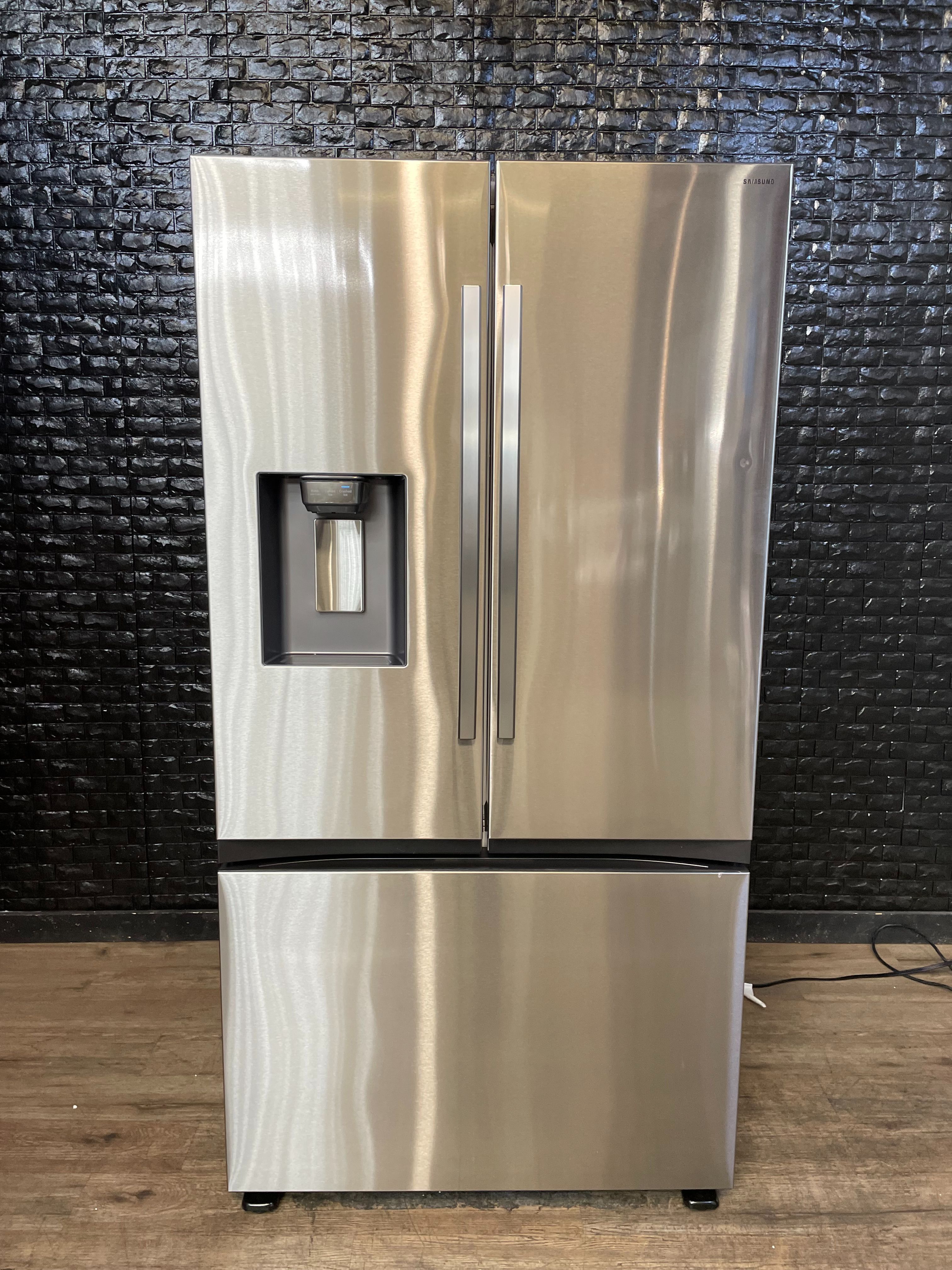 SAMSUNG REFRIGERATOR w/WARRANTY! R2708A