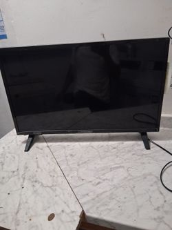 INSIGNA 32" FLAT SCREEN TV