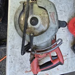 Milwaukee 7-1/4 Worm Drive Saw 