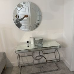 console table and mirror 