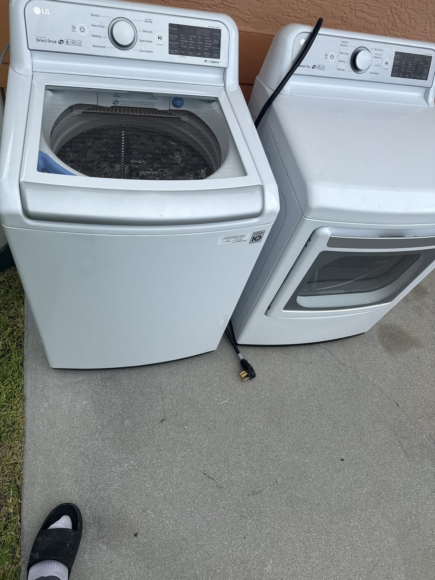 LG Washer & Dryer Set