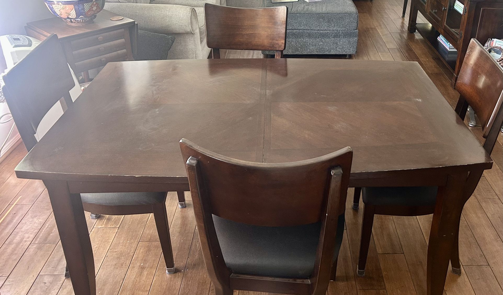 Dining Table Set