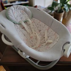 Graco 2-in-1 Infant Seat Rocker and Swing 