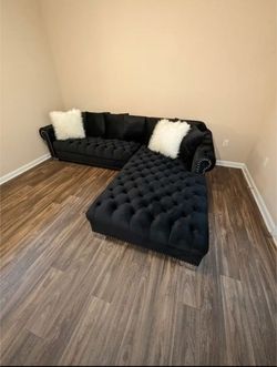 Divine 2PC Tufted Velvet Sectional w Pillows