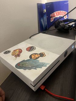 Xbox 1 With Controllers