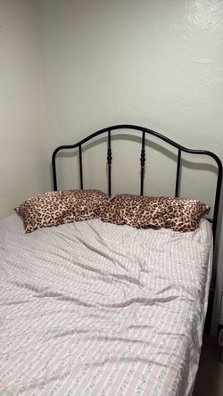 Metal full size bed