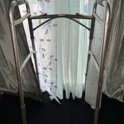 Drive WA009 Aluminium Folding Walker