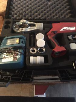 GREENLEE CORDLESS CRIMPER