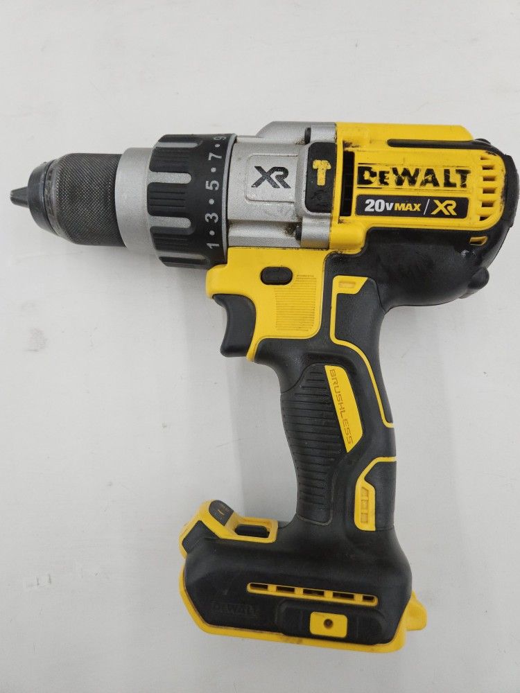 DEWALT DRILL