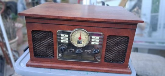 Victrola (wood)