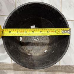  for free come pick up now 1 Gallon Plastic Plant Pots 