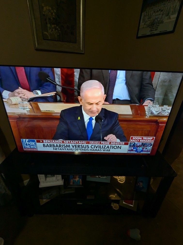 TCL 50"