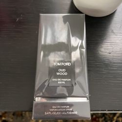 Private Blend Oud Wood Eau de Parfum Spray TOM FORD