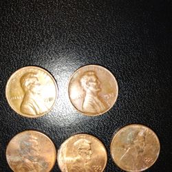 2 1972 No Mint Penny And 3 1995 D Penny 