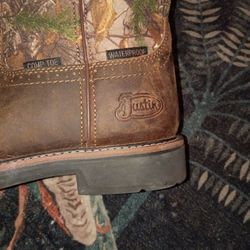 Square-toed Justin Boots