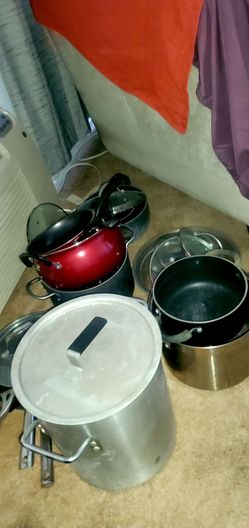 Pots and pans and frying pans everything for $75