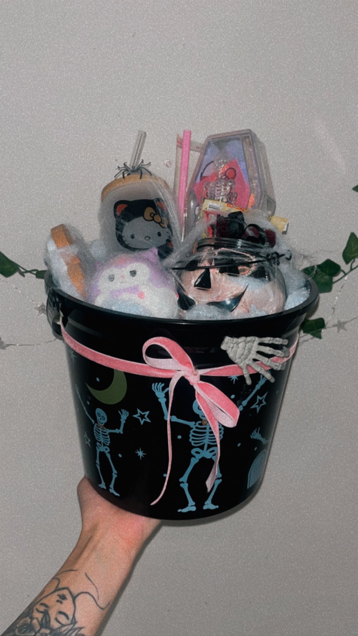 Hello Kitty Spooky Basket 