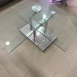 Modern Coffee Table – Excellent Condition
