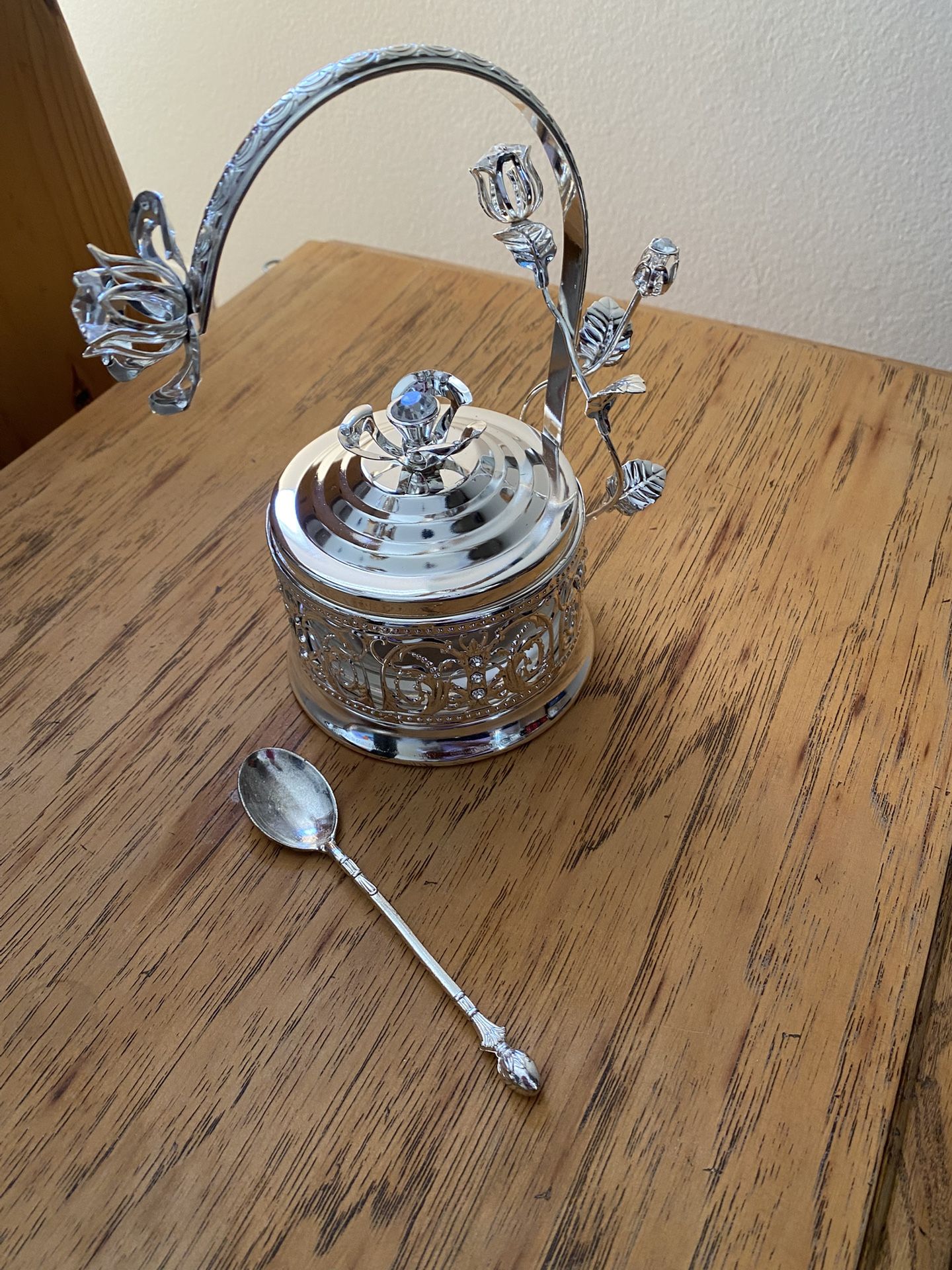 Mouth Freshener Container With Spoon 