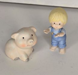 Enesco Country Cousins Little Boy Denim Blue Jean Overalls Pig Farm Barn Decor