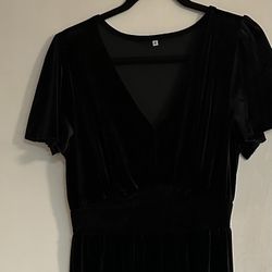 Women’s Size M  Velvet Dress. Worn Once! 