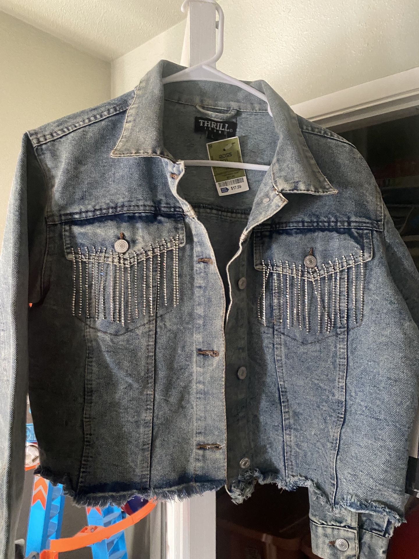 Woman’s Jean Jacket Sz L